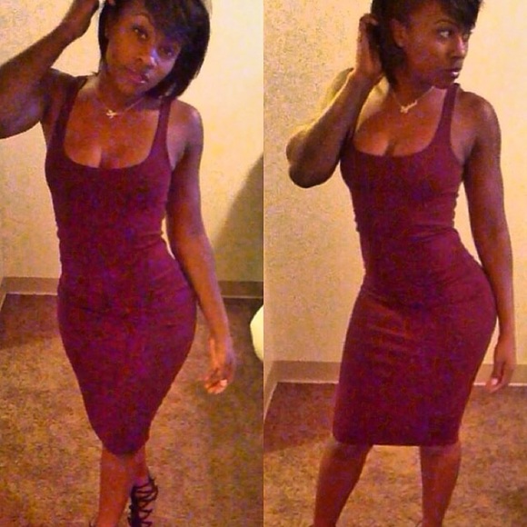 Selling all three dresses. Only wore each one once - Picture 2 of 3